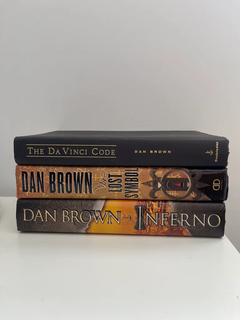 Dan Brown hardcover books  photo 1