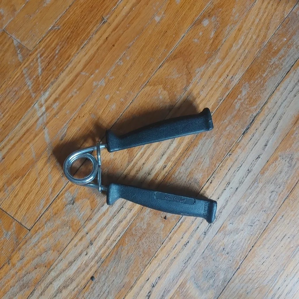 Hand strength tool photo 1