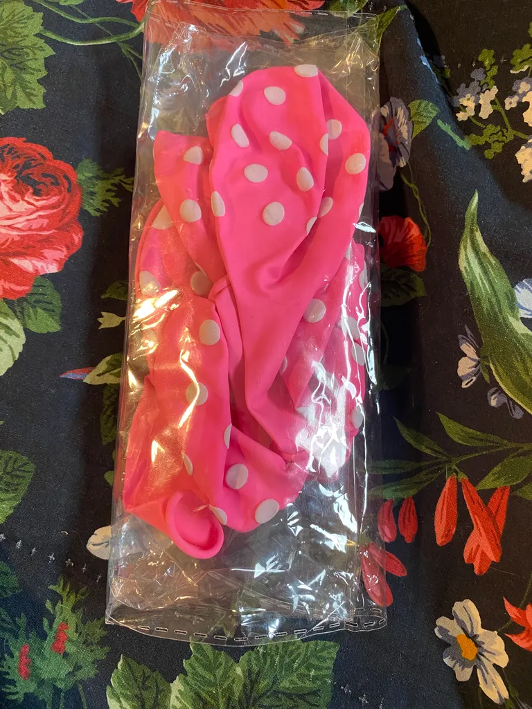 Five balloons photo 1