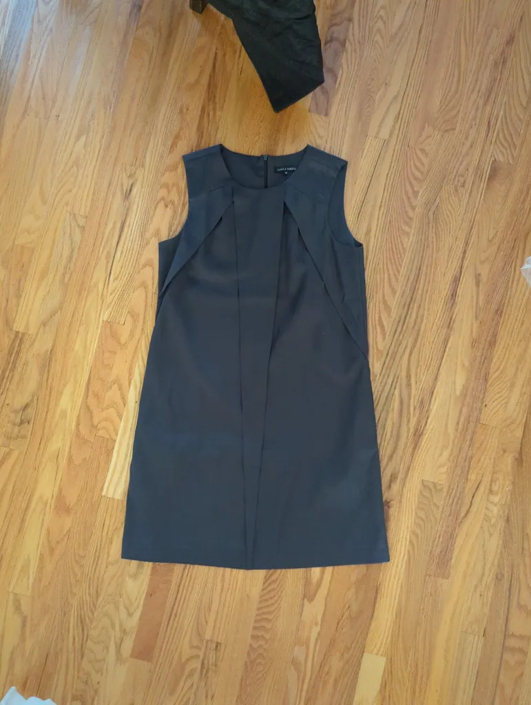 Sleeveless Black Dress photo 1