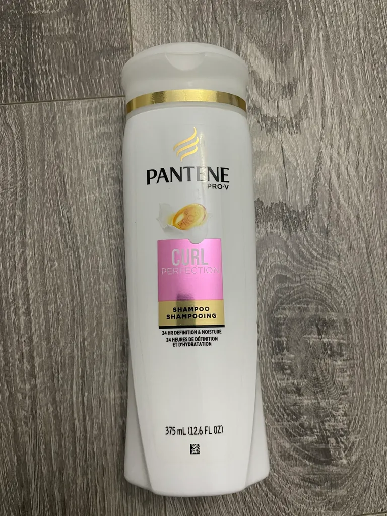 Pantene Shampoo photo 1