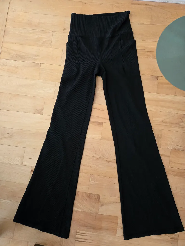Athleta black flared yoga pants xs photo 1