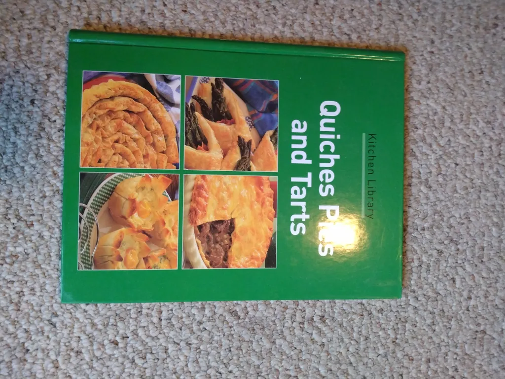Quiches, pies and tarts recipe book photo 1