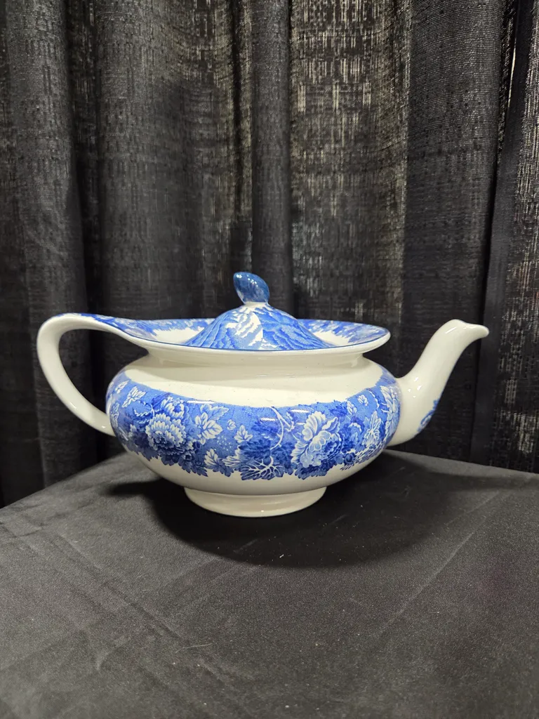 Tea pot with blue transferware design photo 1