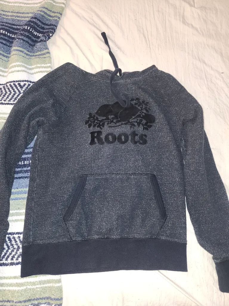 Roots Hoodie & Sweatpants Set - Size M photo 1
