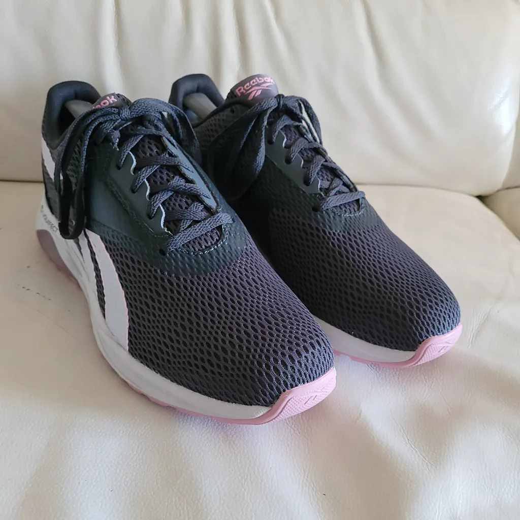 Reebok Runners NEW Ladies photo 1