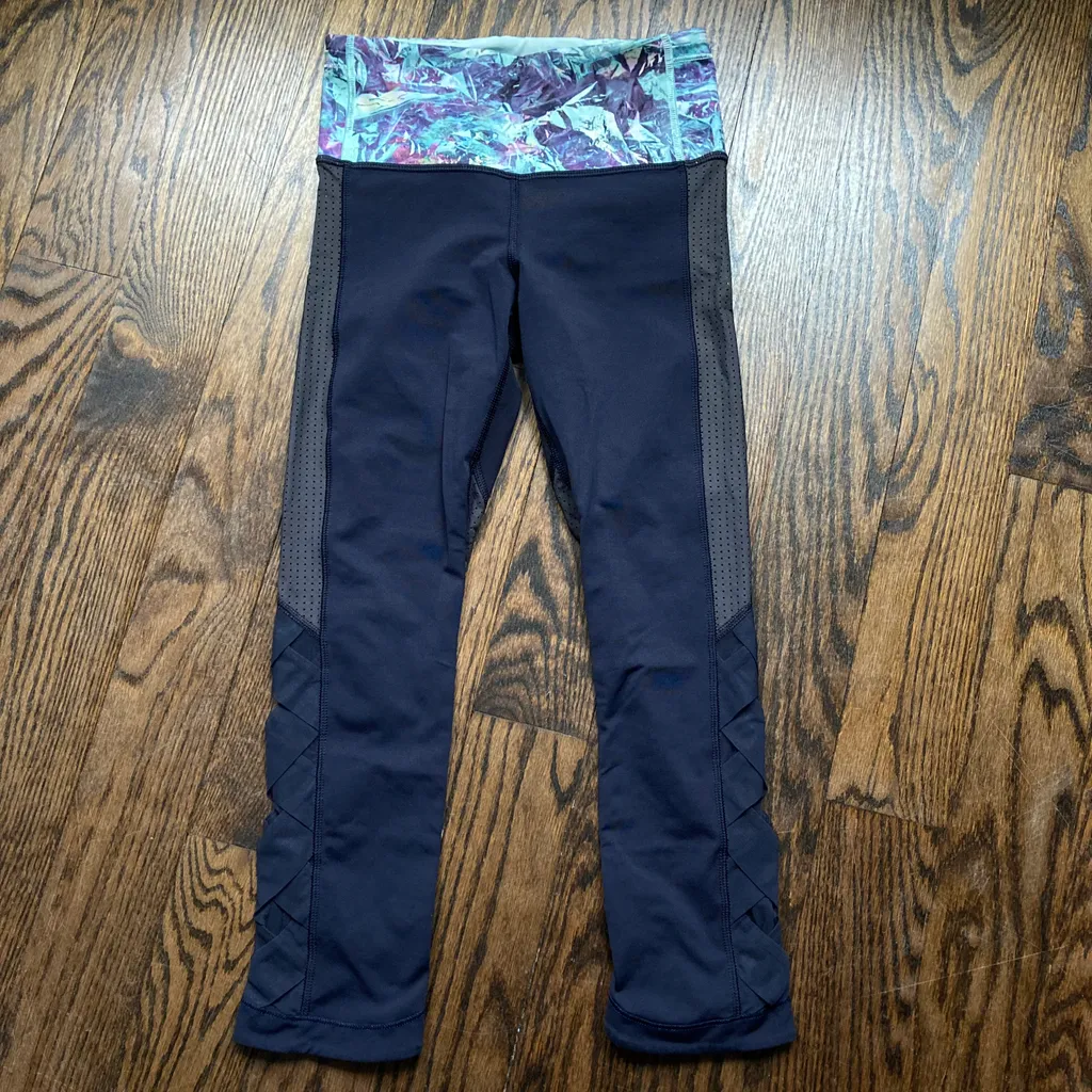 Lululemon capri leggings size 2 photo 1