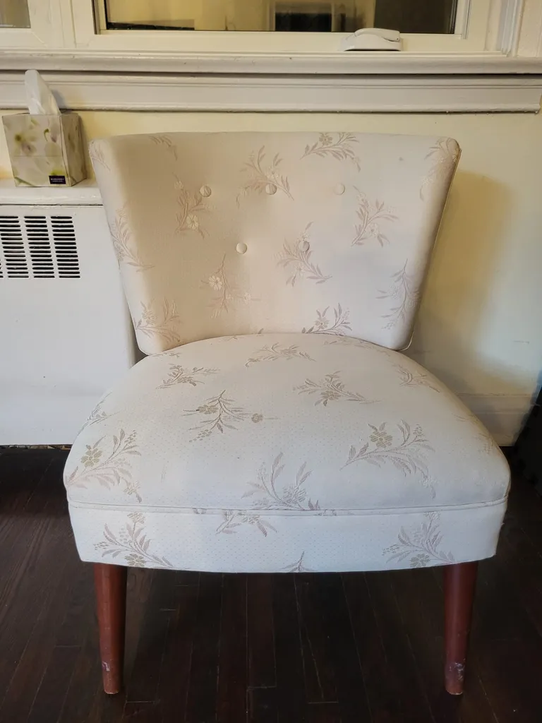 Antique Sofa Chair (Fair Condition) photo 1