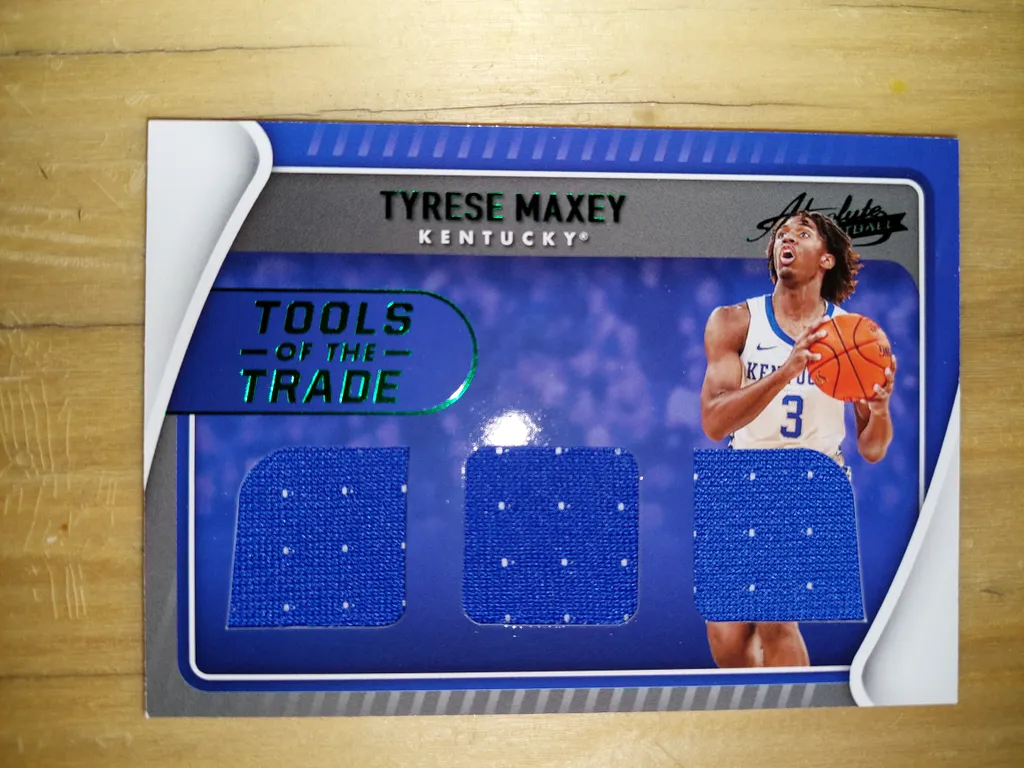 TYRESE MAXEY GREEN LABEL PATCH BASKETBALL CARD  photo 1