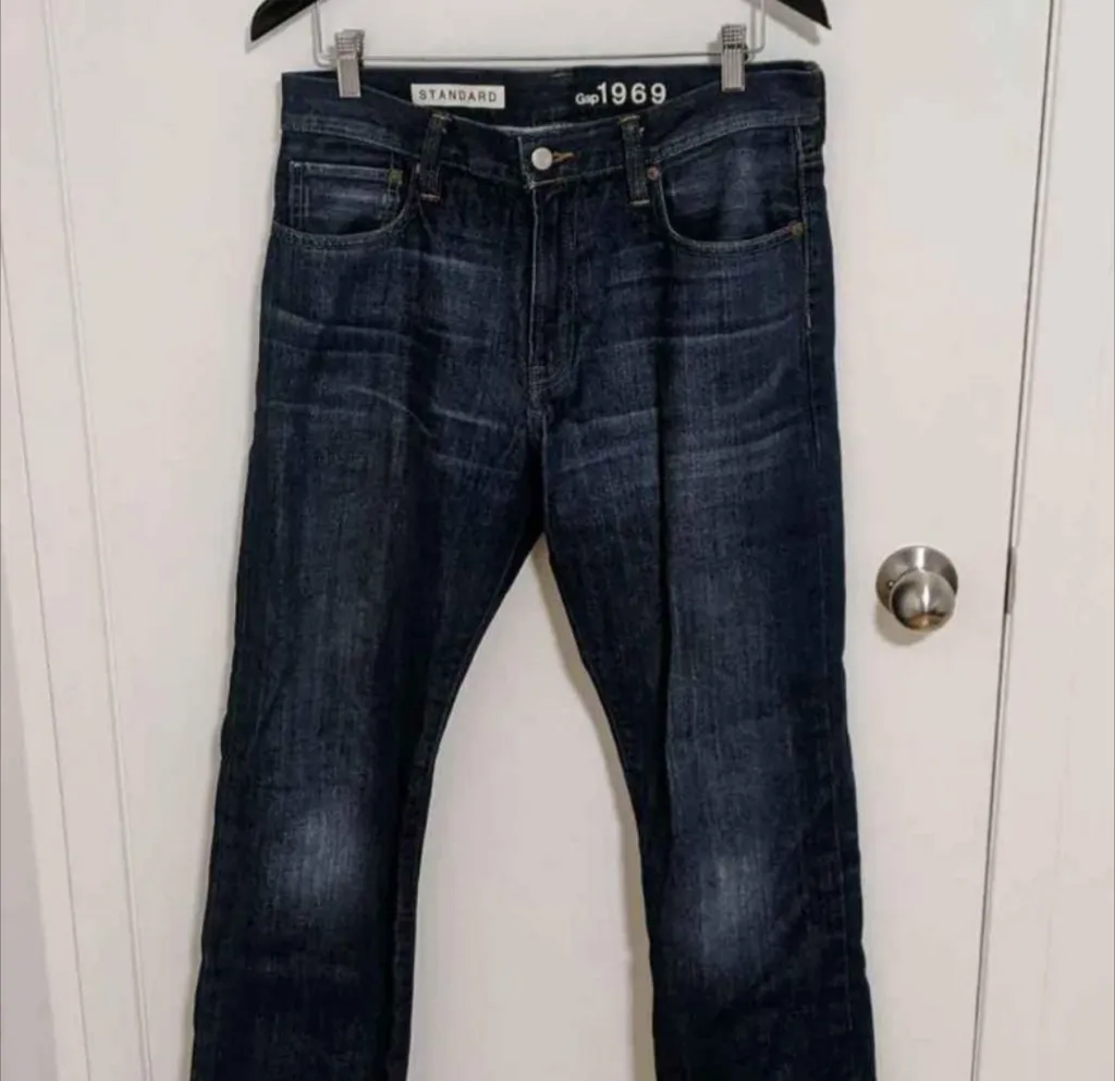 New Men's GAP Jeans - Size 31/32 photo 1