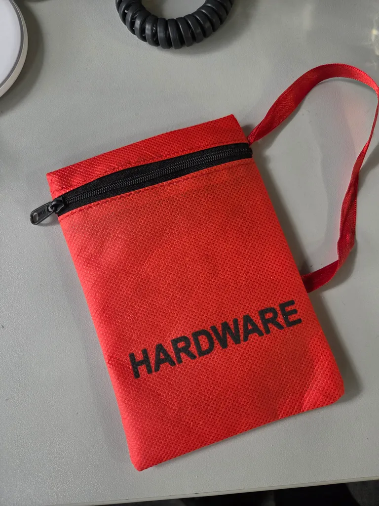 Tie off Hardware bag w zipper  photo 1