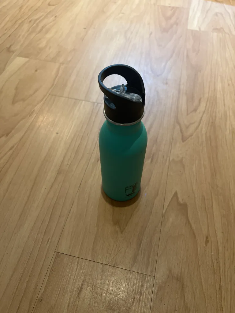Water bottle photo 1