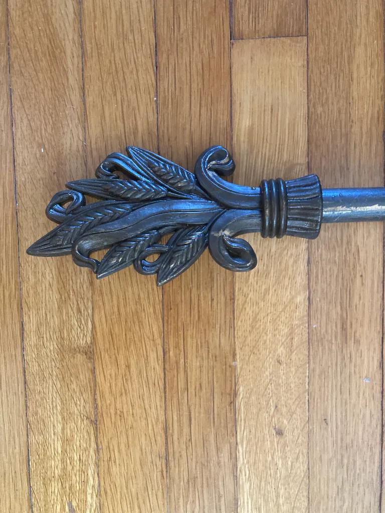 Bronze Curtain Rod with Filials photo 1