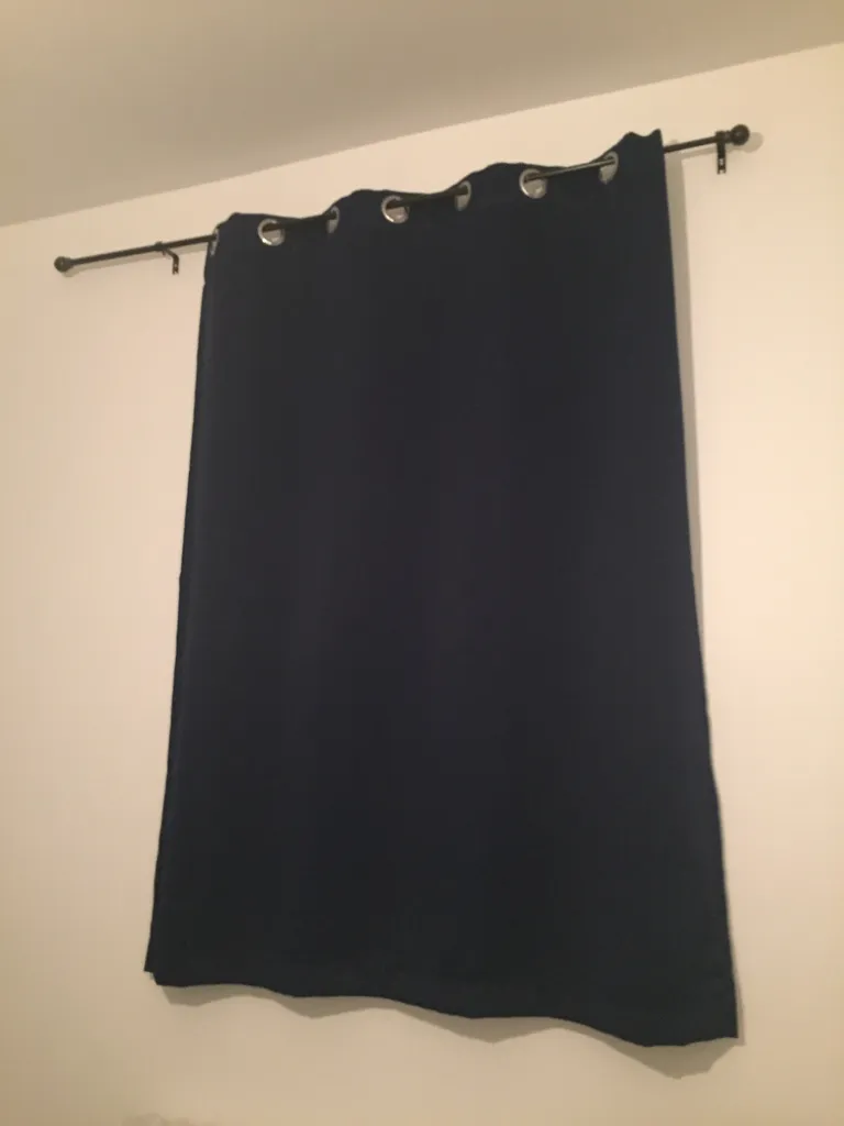 Black-out curtain photo 1