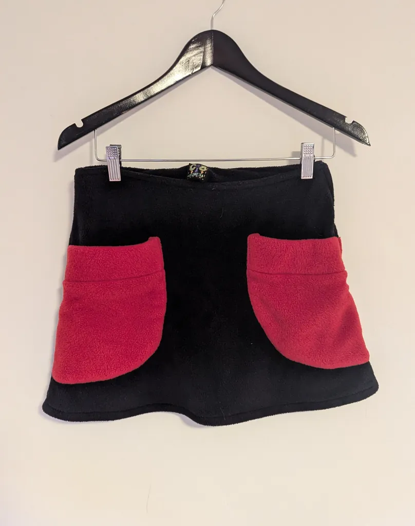 C&S Sport Black Fleece Skirt - Women's Size Small photo 1