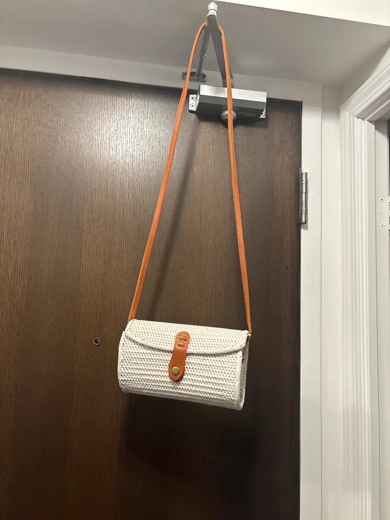 Rattan white purse photo 1