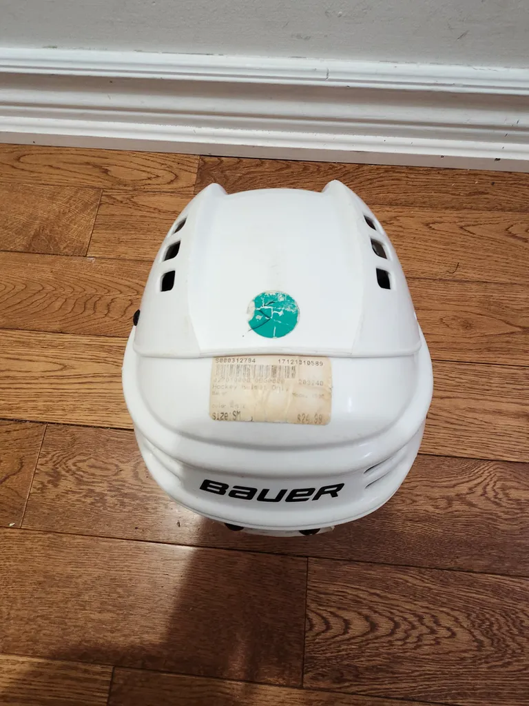 Skating helmet photo 1