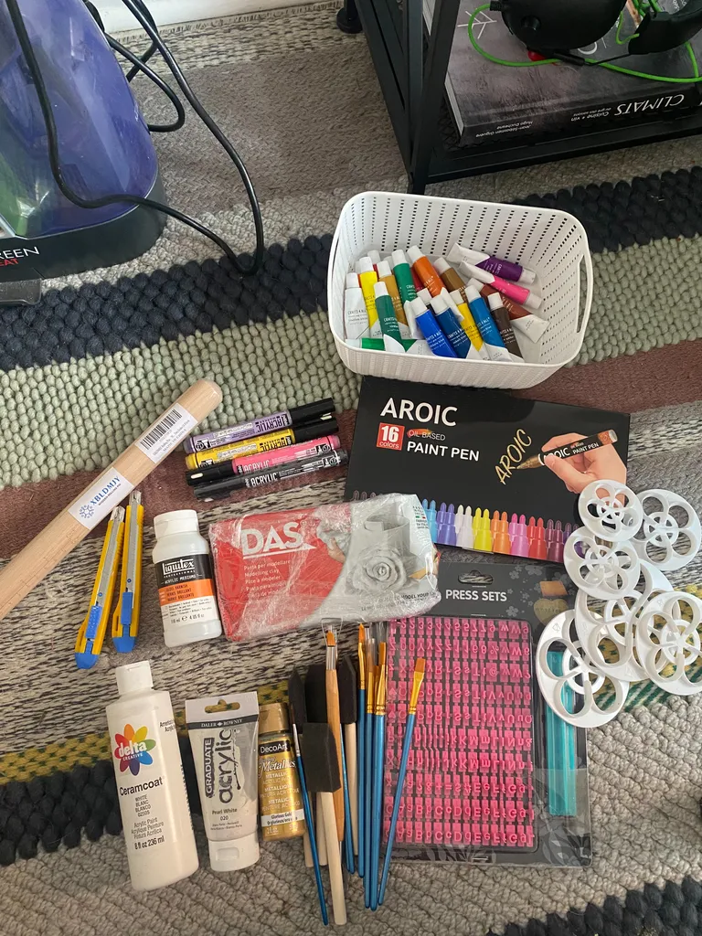 Craft supply photo 1