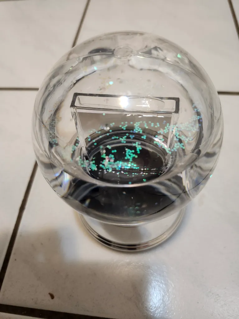 Snow globe with picture insert photo 1