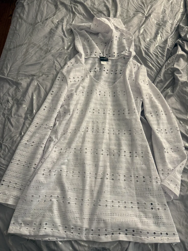 White cover up photo 1