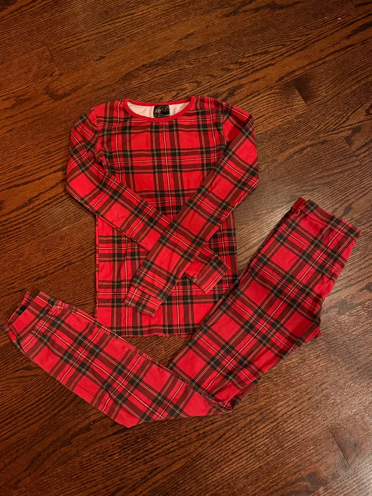 H&M Plaid pajama set size 13 but fits a tad smaller like 10./12 photo 1