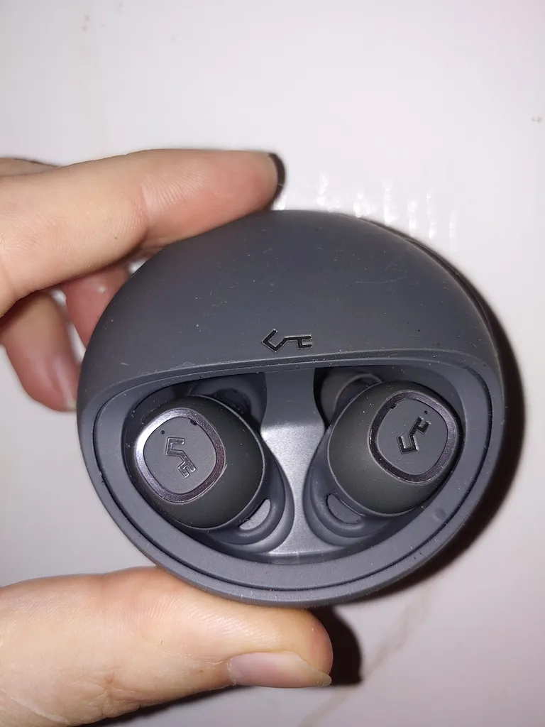 Anker Bluetooth earbuds  photo 1