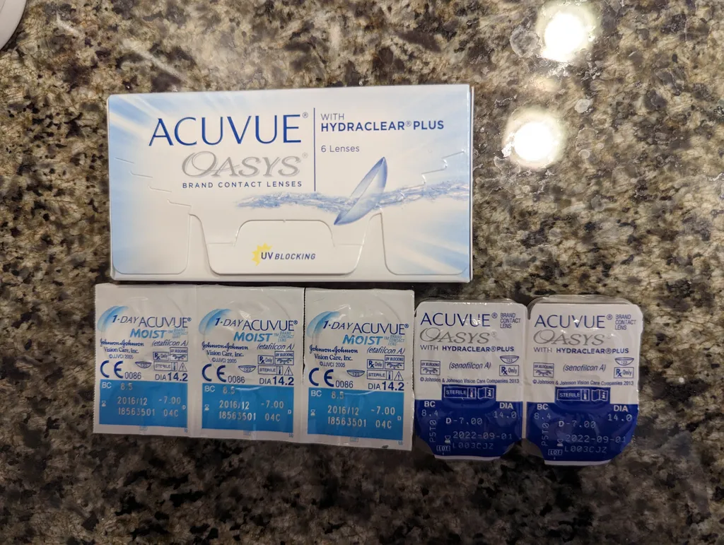 Contact lenses  photo 1