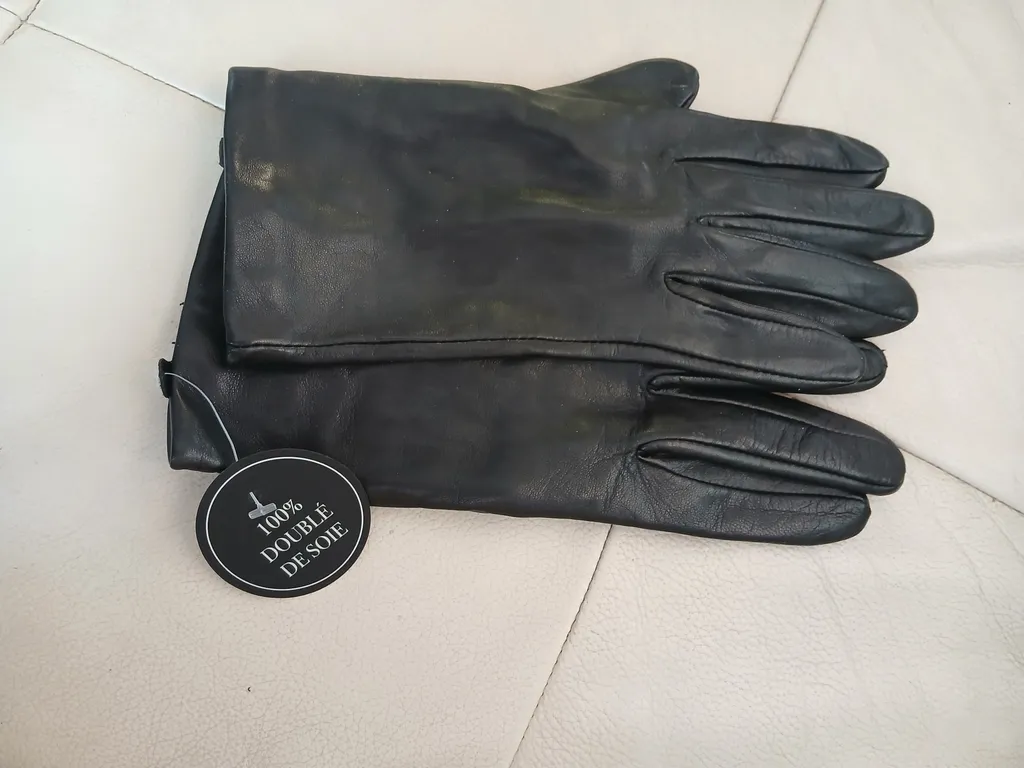 Women's leather gloves brand new with tags photo 1