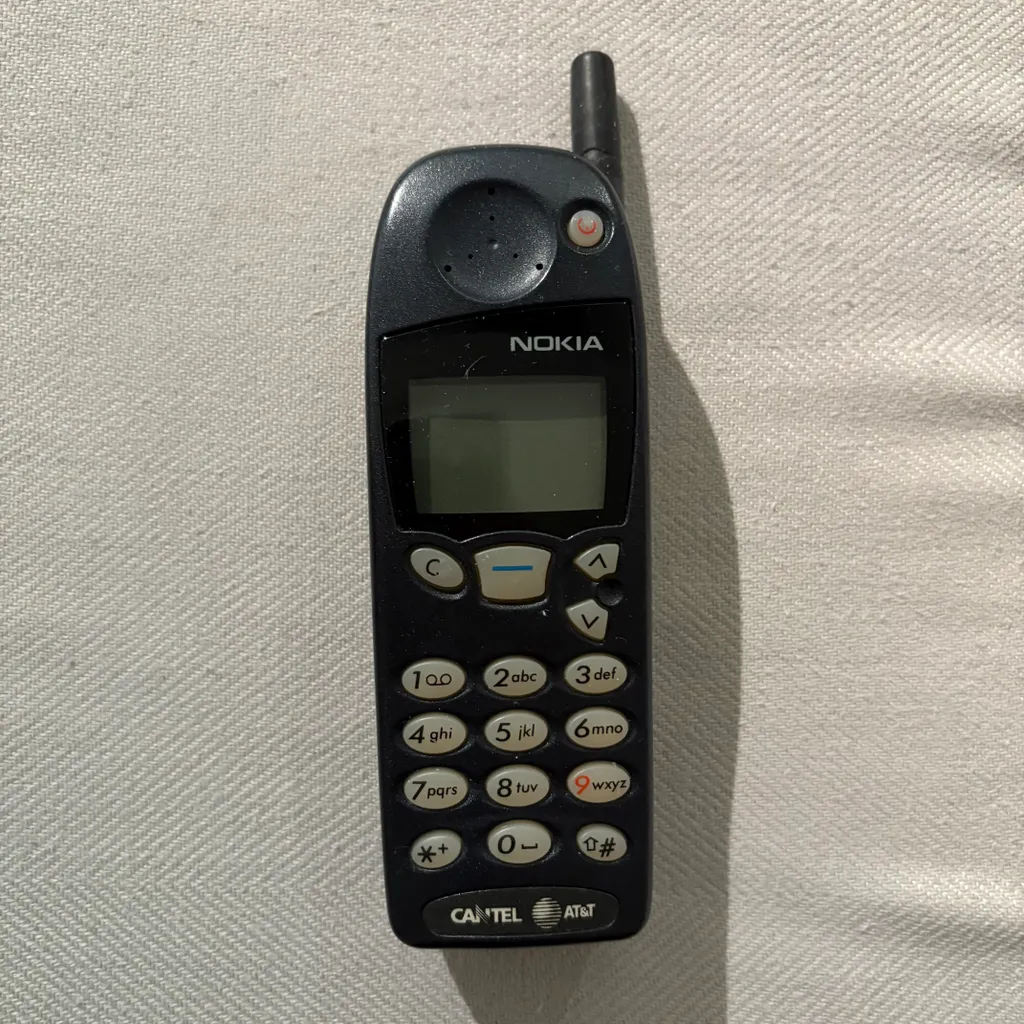 Nokia cellphone mobile portable travel telephone photo 1