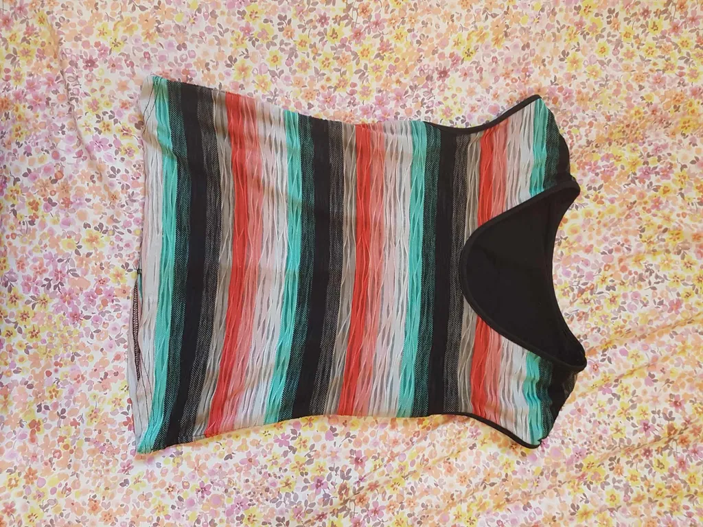 Colorful top photo 1