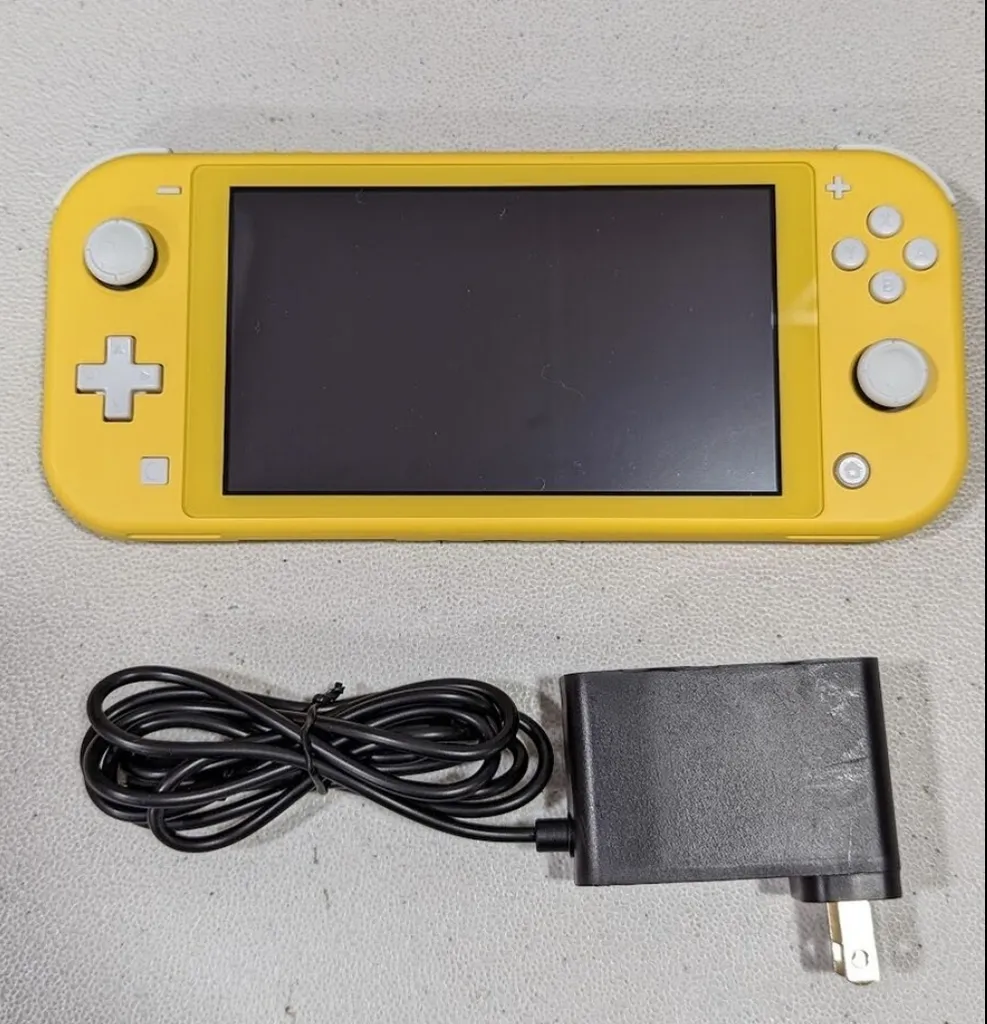 Switch (Lite)  photo 1