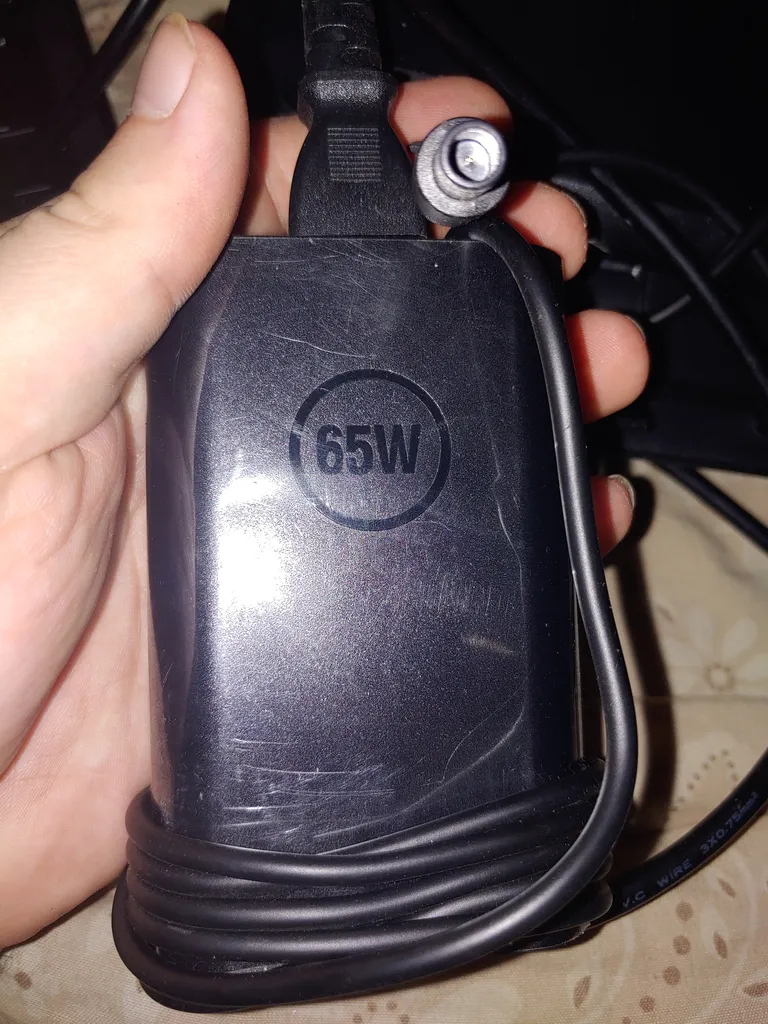 Dell 65w power supply  photo 1