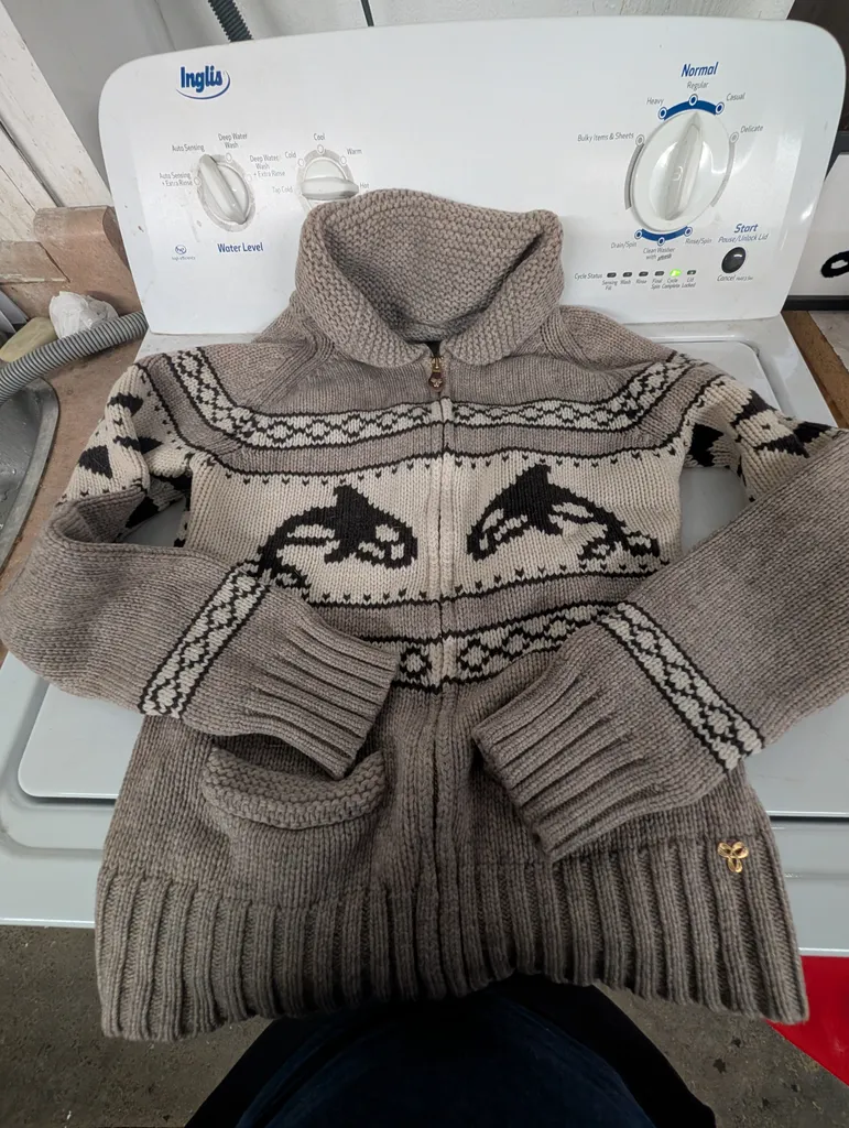 Tna sweater  photo 1