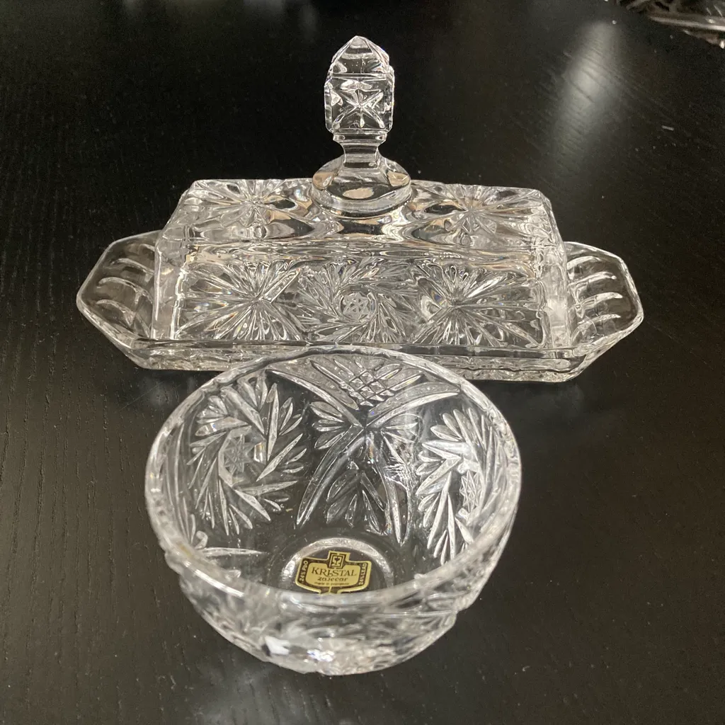 BUTTER AND BOW CRYSTAL DISHES photo 1