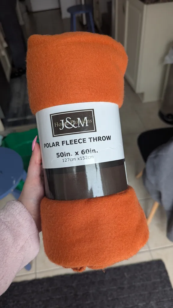 Fleece throw photo 1