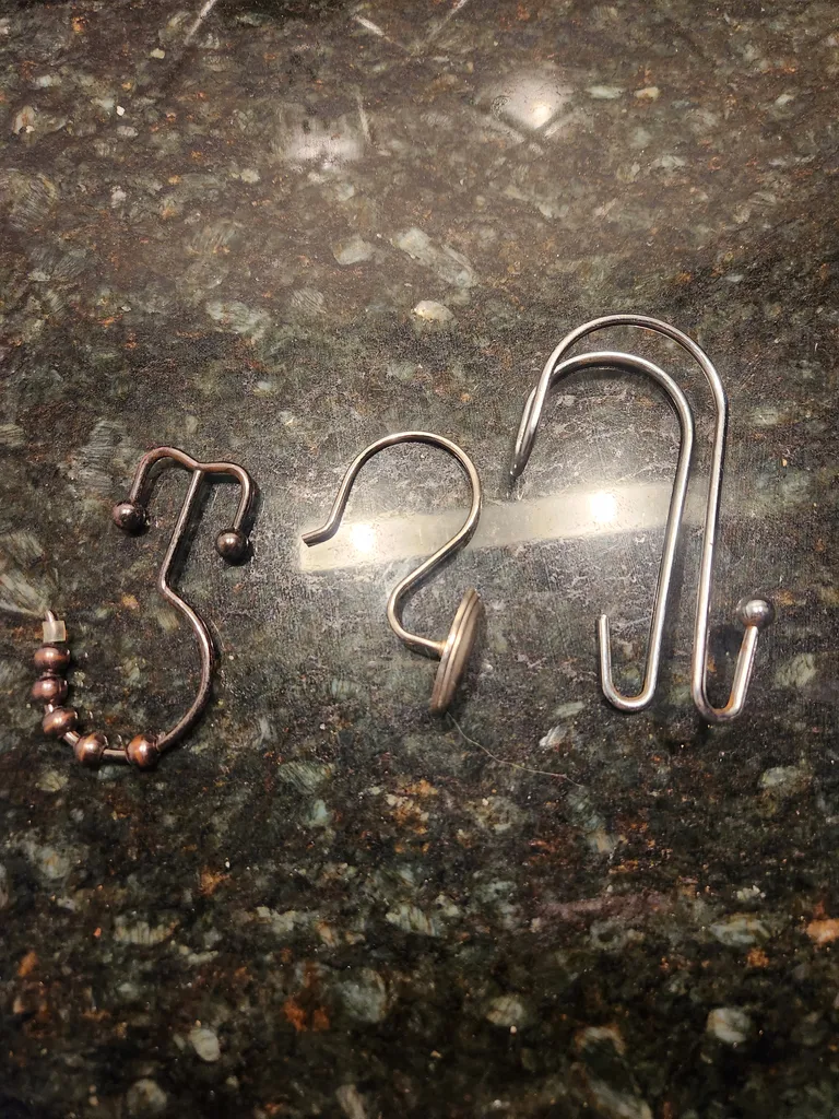 🎵 Free Shower Hooks photo 1