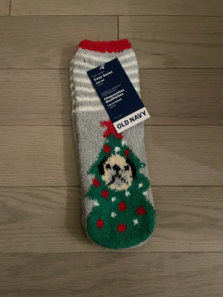 BNWT old navy Xmas kids fuzzy socks  photo 1