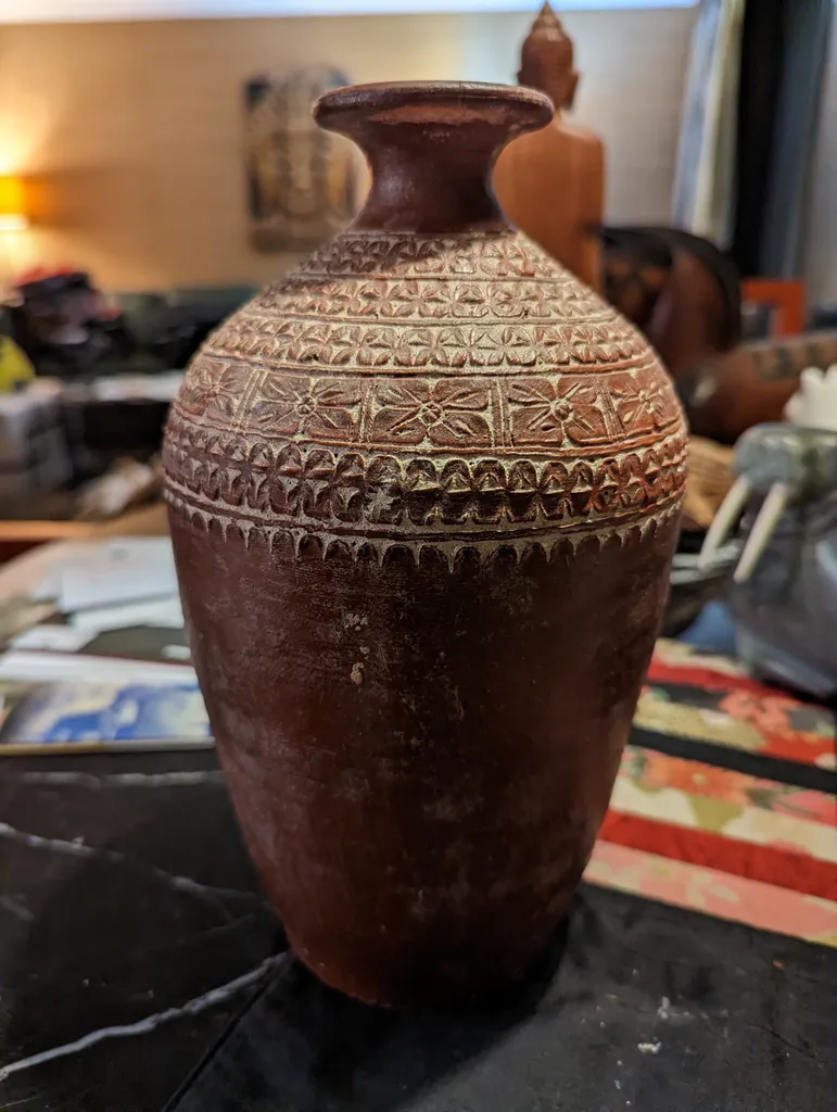 Indigenous decorative clay jug  photo 1