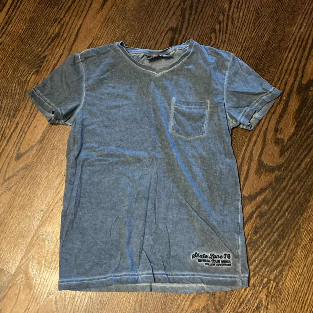 BOYS MANGUUN T-SHIRT SIZE M photo 1