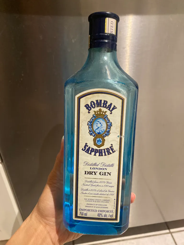 Bombay Sapphire Gin photo 1