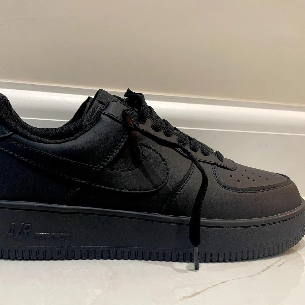 Triple Black AirForce 1 photo 1
