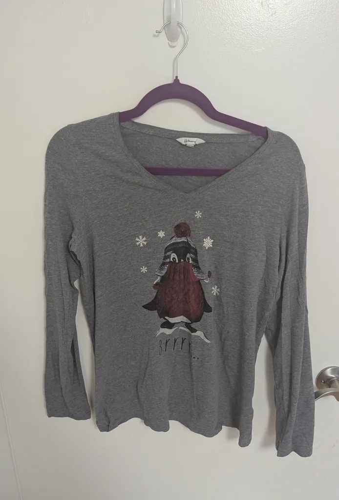 Reitmans Grey Long Sleeve Top - Women's Size Medium photo 1