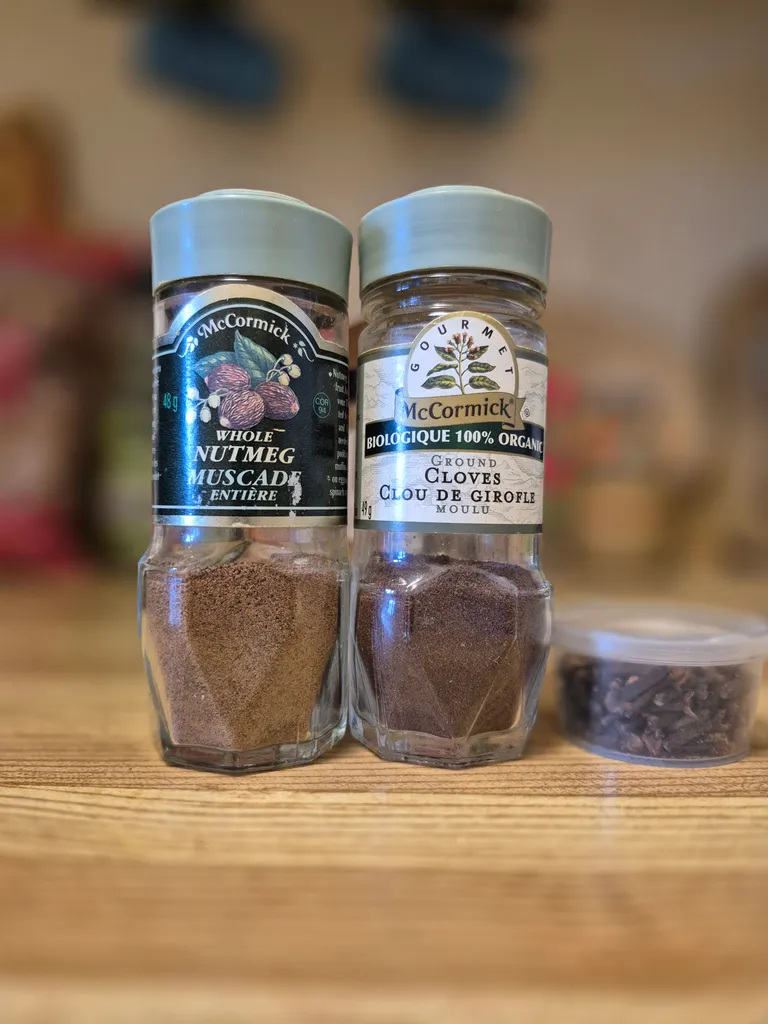 Nutmeg & Cloves (Ground & Whole) photo 1