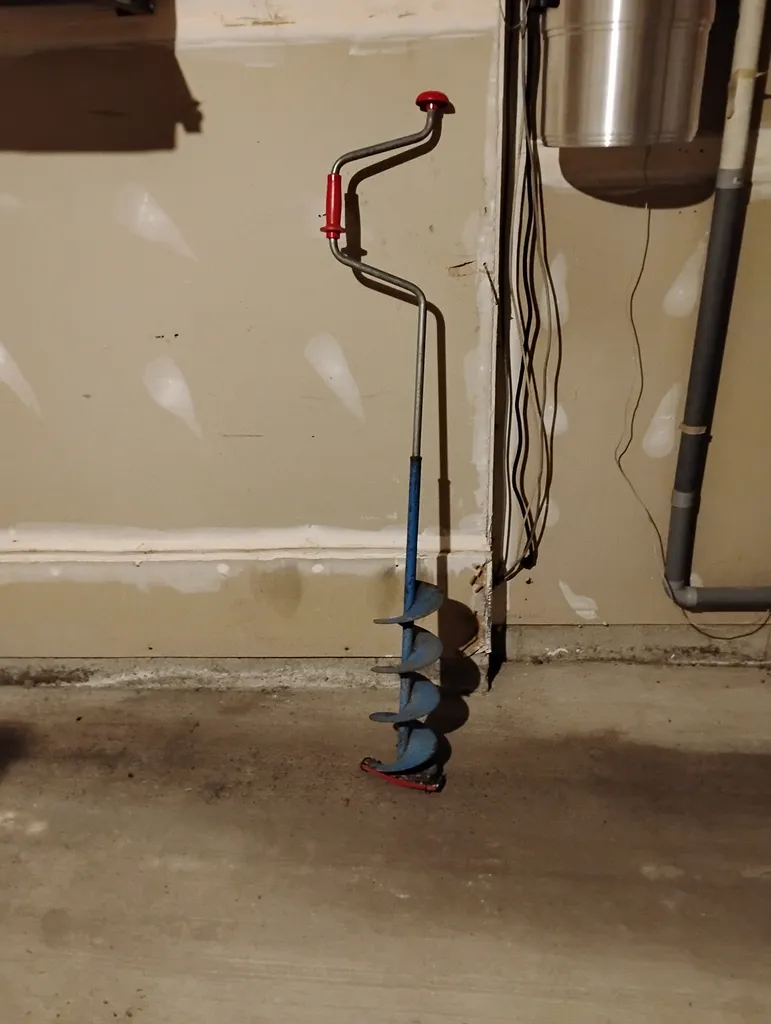 Ice auger  photo 1