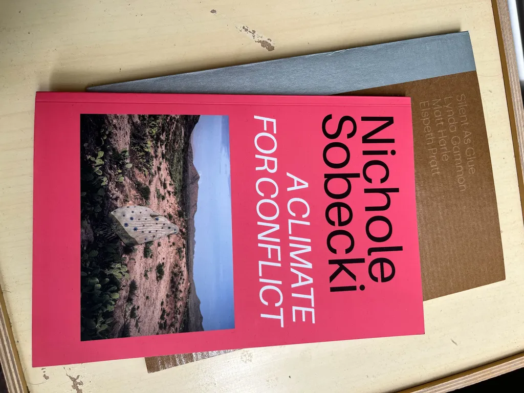 Art book / publications photo 1