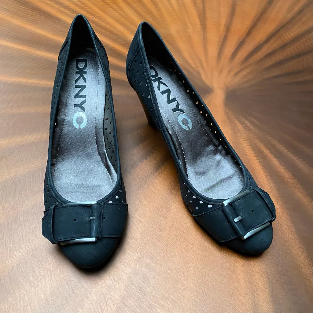 Brand New DKNY Women’s Leather Heels – Size 9.5 photo 1