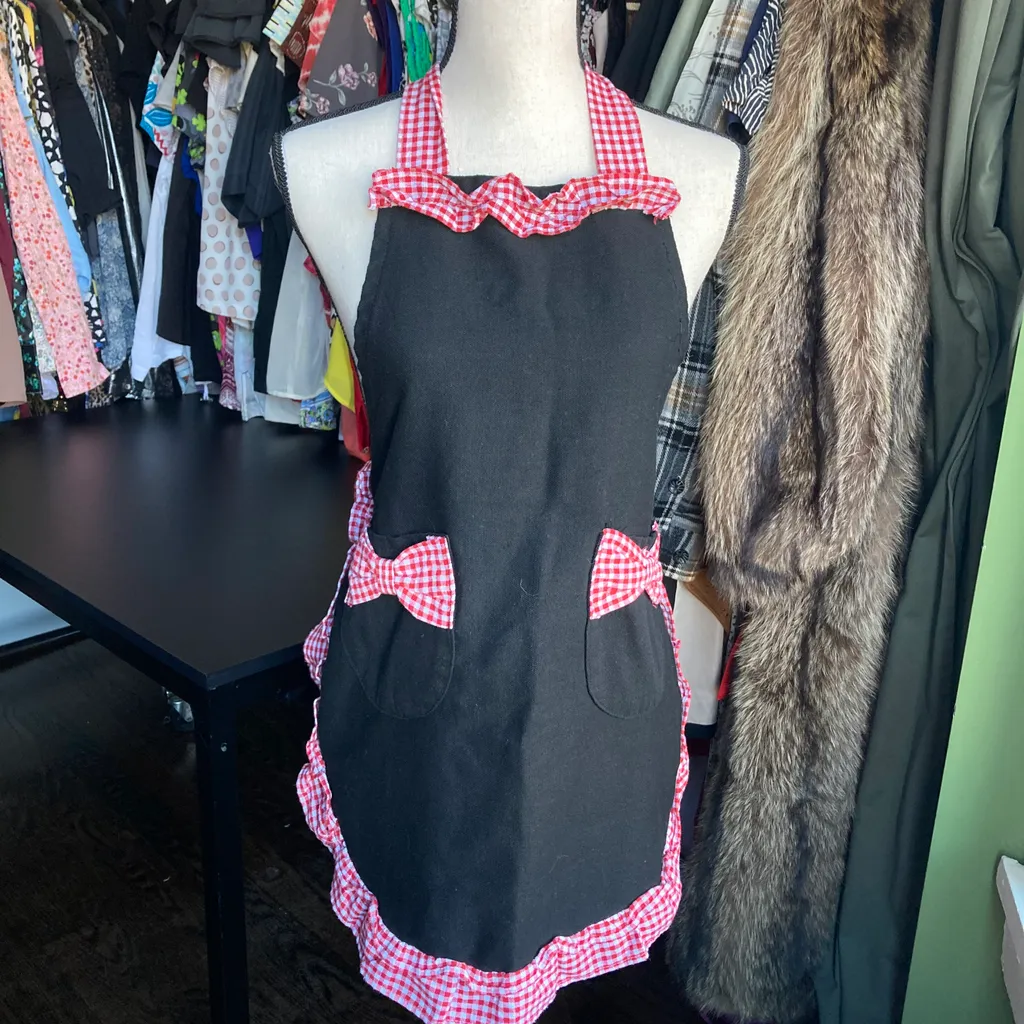 CUTE APRON photo 1