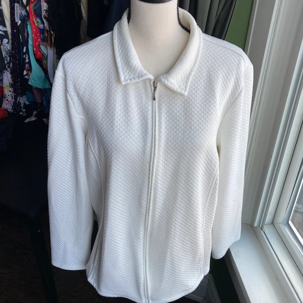 White sweaterJacket size xl photo 1
