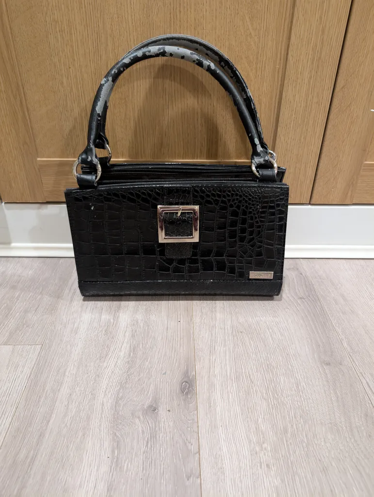 Mishe bag needs new straps photo 1