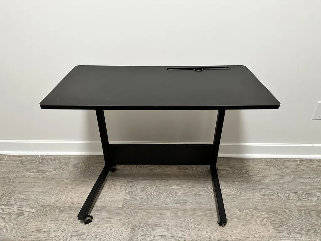 Free adjustable work desk / table photo 1